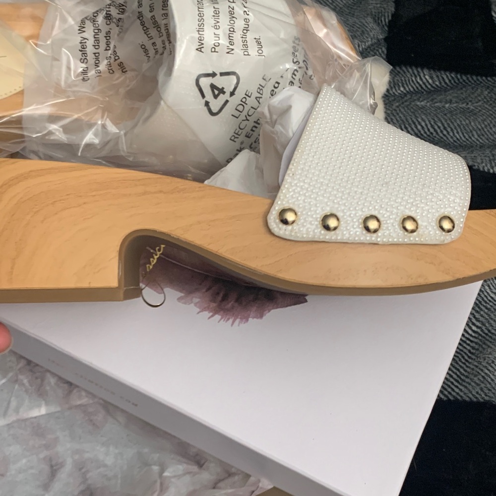 Jessica Simpson White and Tan Mules - Picture 2 of 5